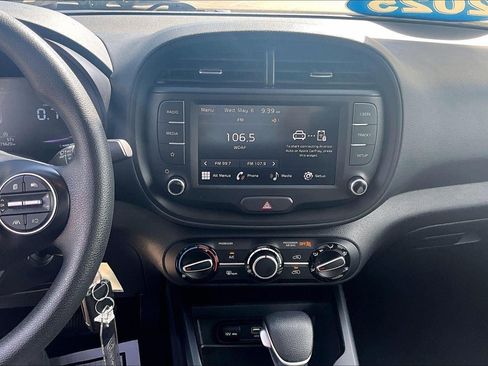 Used 2025 Kia Soul LX FWD image 15
