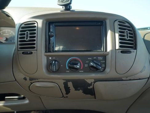 Used 2003 Ford F150 XLT image 26