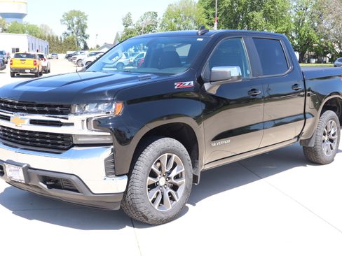 Used 2022 Chevrolet Silverado 1500 LT w/ All Star Edition Plus AWD/4WD image 2