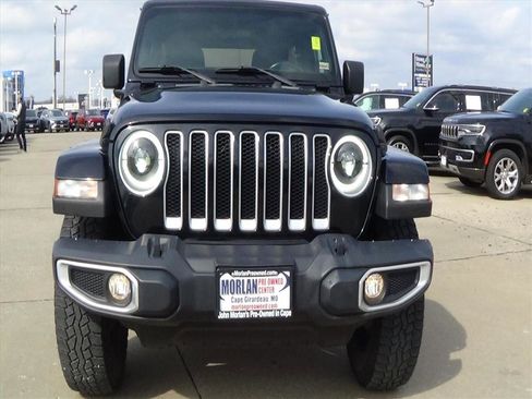 Used 2021 Jeep Wrangler Unlimited Sahara image 3
