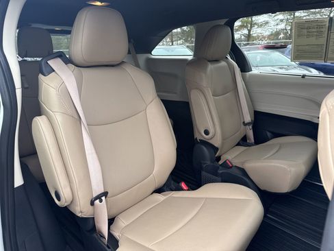 Certified 2024 Toyota Sienna XLE image 16