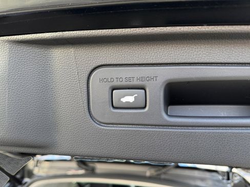 New 2025 Honda Pilot Touring image 10