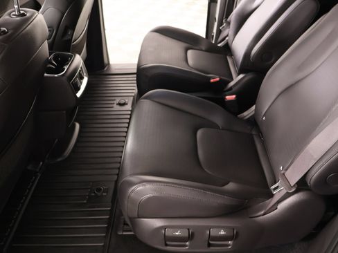 Used 2025 Kia Carnival SX Prestige FWD image 13