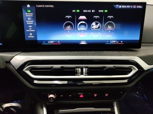 Used 2024 BMW 330i Sedan w/ Premium Package image 20