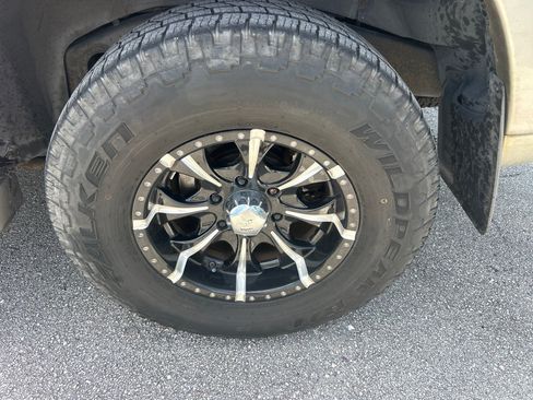 Used 2003 Toyota Sequoia SR5 w/ Preferred Pkg AWD/4WD image 15
