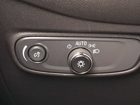 Used 2024 Chevrolet Equinox LS FWD image 25