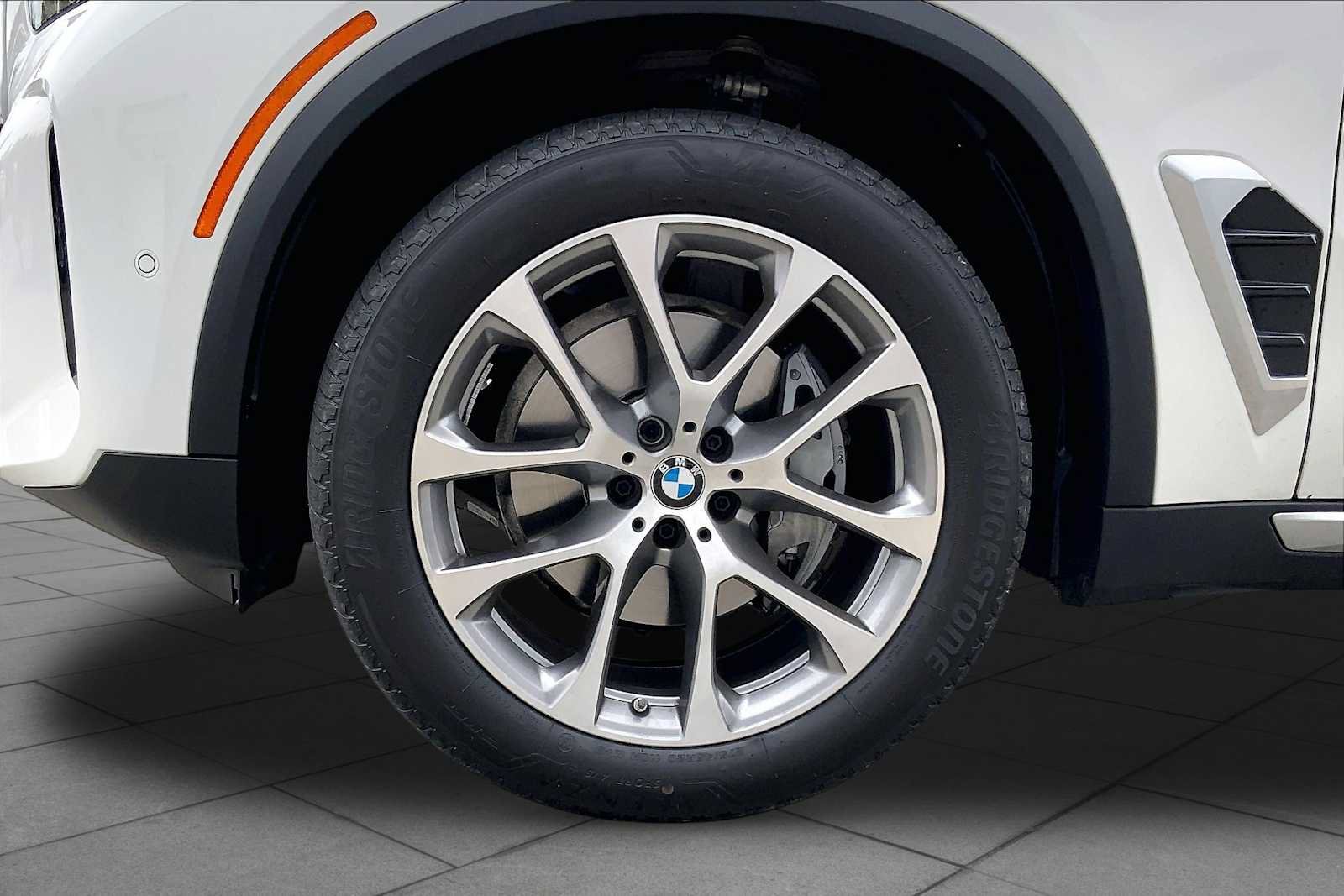 Used 2026 BMW X5 xDrive40i w/ Premium Package AWD/4WD image 10