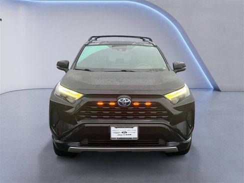 Used 2022 Toyota RAV4 SE image 8