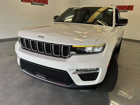 Used 2024 Jeep Grand Cherokee Limited AWD/4WD image 7