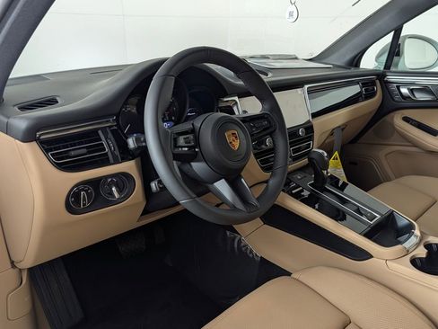 New 2026 Porsche Macan image 3