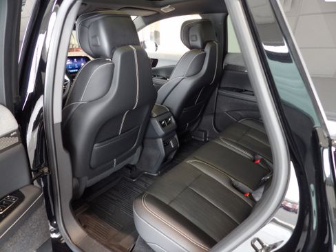 Used 2025 Cadillac Optiq Luxury 2 w/ LPO, Floor Liner Package AWD/4WD image 20