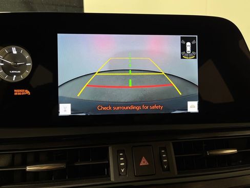 Used 2023 Lexus ES 300h w/ Premium Package image 23