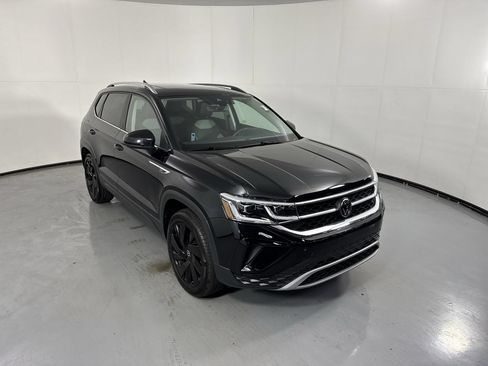 Used 2024 Volkswagen Taos SEL AWD/4WD image 32