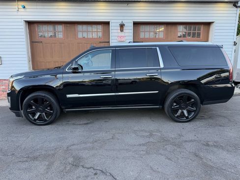 Used 2016 Cadillac Escalade ESV Premium AWD/4WD image 6