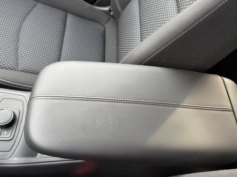 Used 2023 GMC Terrain SLE image 34