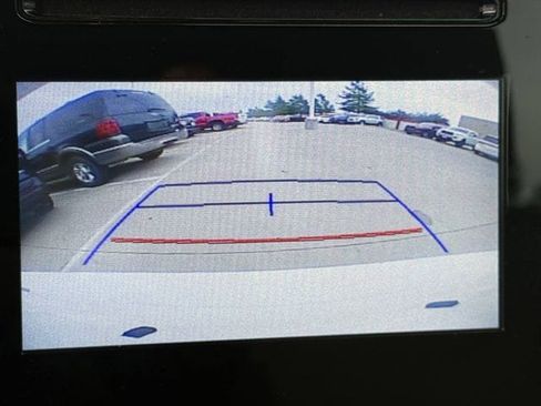Used 2017 Toyota Corolla LE FWD image 18