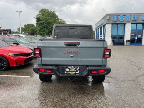 Used 2025 Jeep Gladiator Rubicon w/ Convenience Group AWD/4WD image 5