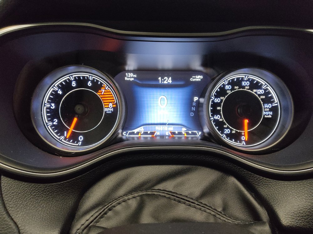 Used 2019 Jeep Cherokee Limited AWD/4WD image 23