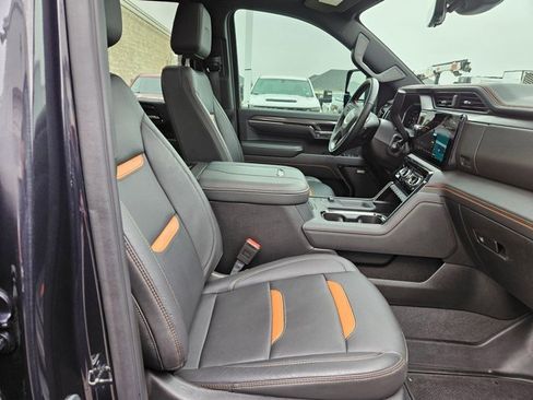 Used 2024 GMC Sierra 2500 AT4 w/ AT4 Premium Plus Package AWD/4WD image 18