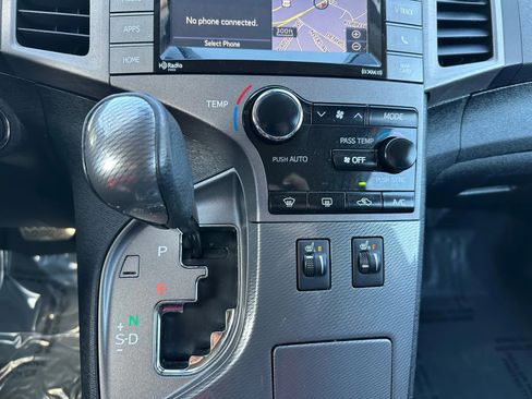 Used 2015 Toyota Venza XLE image 31