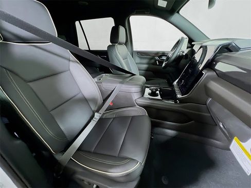 New 2026 GMC Yukon Elevation image 21