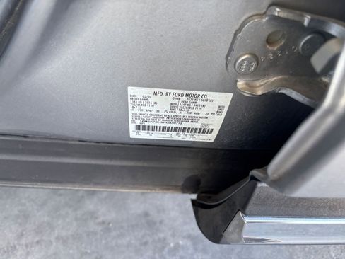 Used 2024 Ford Explorer XLT w/ Equipment Group 202A RWD image 32