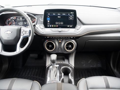 Used 2024 Chevrolet Blazer Premier image 20