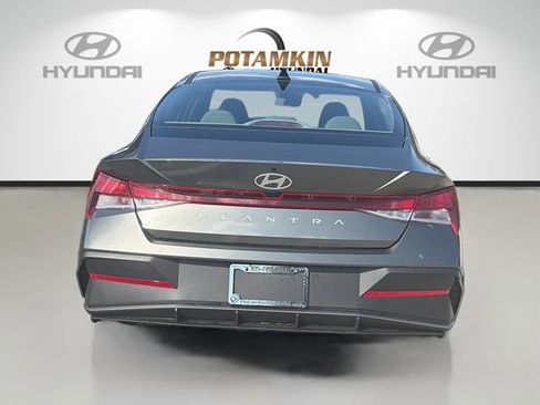 New 2026 Hyundai Elantra SE FWD image 6