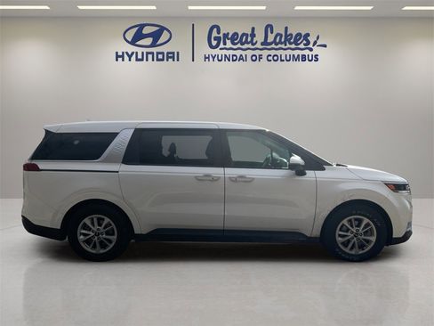 Used 2024 Kia Carnival LX image 6