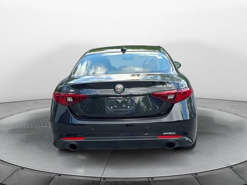 Used 2022 Alfa Romeo Giulia Ti RWD image 4