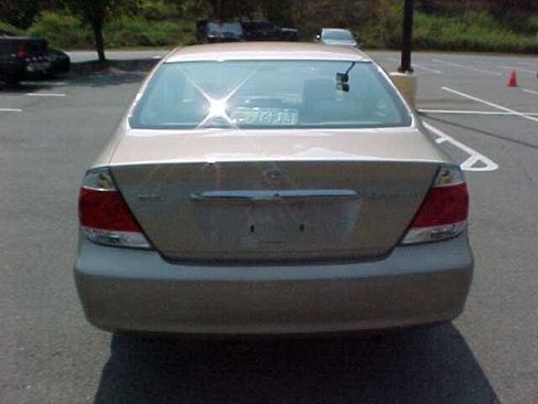 Used 2006 Toyota Camry LE image 9