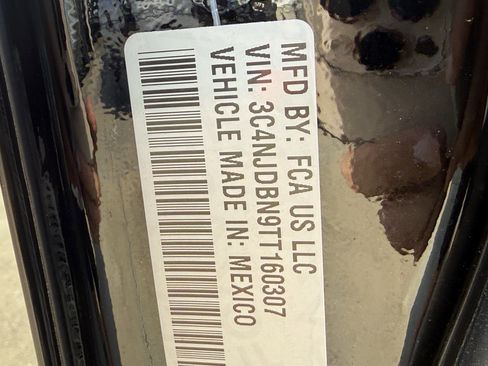 New 2026 Jeep Compass Latitude image 18