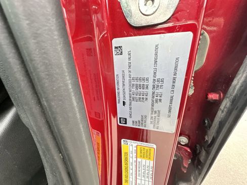 Used 2023 GMC Yukon XL SLE image 34