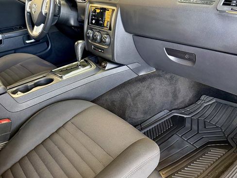 Used 2013 Dodge Challenger R/T image 11