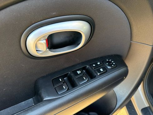 Used 2016 Kia Soul Base 6A w/ Convenience Package image 15