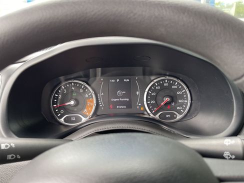 Used 2023 Jeep Renegade Latitude AWD/4WD image 19