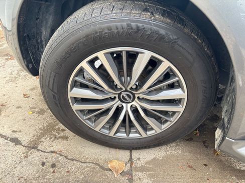 Used 2023 Nissan Armada SL image 32