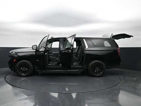 Used 2021 Chevrolet Suburban LT AWD/4WD image 59