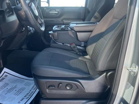 Used 2025 Chevrolet Silverado 2500 Custom w/ Custom Convenience Package image 11