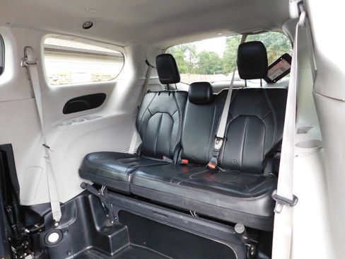 Used 2021 Chrysler Voyager Lxi w/ Cold Weather Group image 30