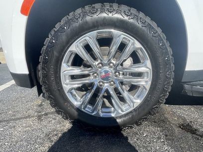 Used 2023 GMC Yukon XL SLT