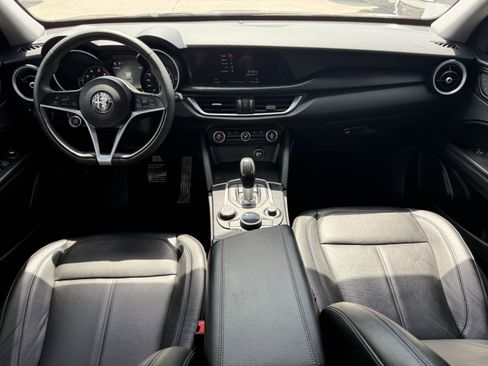 Used 2019 Alfa Romeo Stelvio image 13