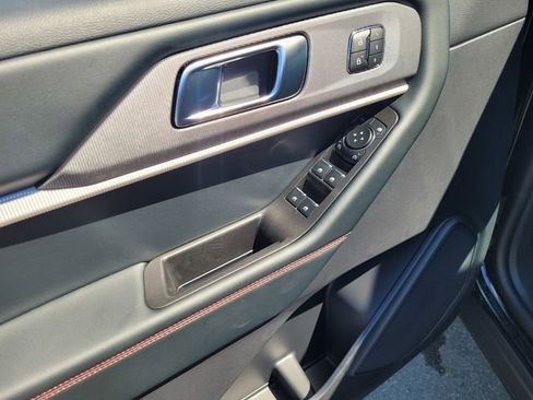 New 2026 Ford Explorer ST-Line w/ ST-Line Street Pack image 8