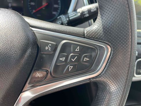 Used 2019 Chevrolet Equinox LS FWD image 19