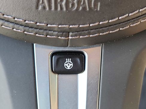 Used 2023 BMW X6 xDrive40i w/ M Sport Package image 22