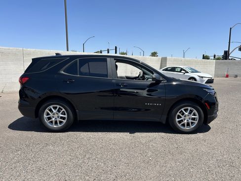 Used 2023 Chevrolet Equinox LS w/ LPO, Cargo Package FWD image 5