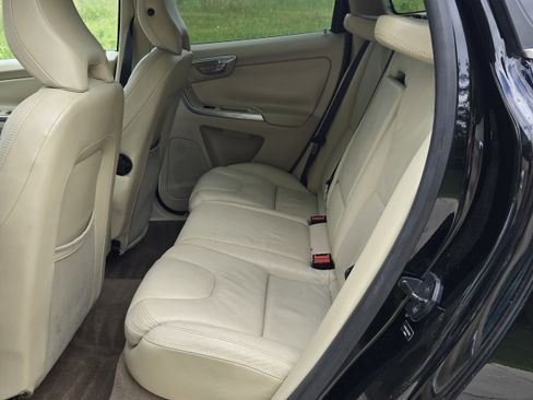 Used 2013 Volvo XC60 3.2 Premier Plus FWD image 17
