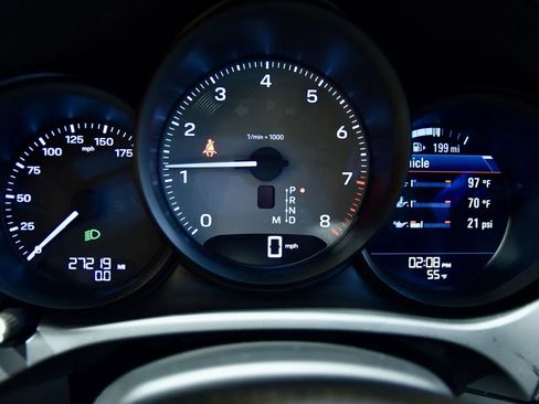 Used 2023 Porsche Macan S image 35