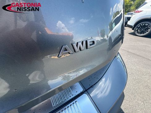 Used 2025 Nissan Rogue SV AWD/4WD image 41