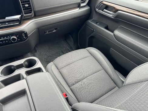 Certified 2024 Chevrolet Silverado 1500 LT AWD/4WD image 15